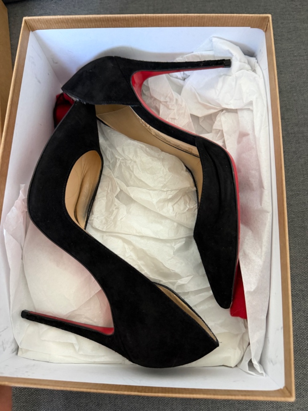 (OPEN TO OFFERS!) Christian Louboutin Iriza 100 suede pumps